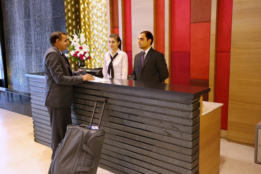 Hotel Sunbeam Premium Zirakpur Zewnętrze zdjęcie