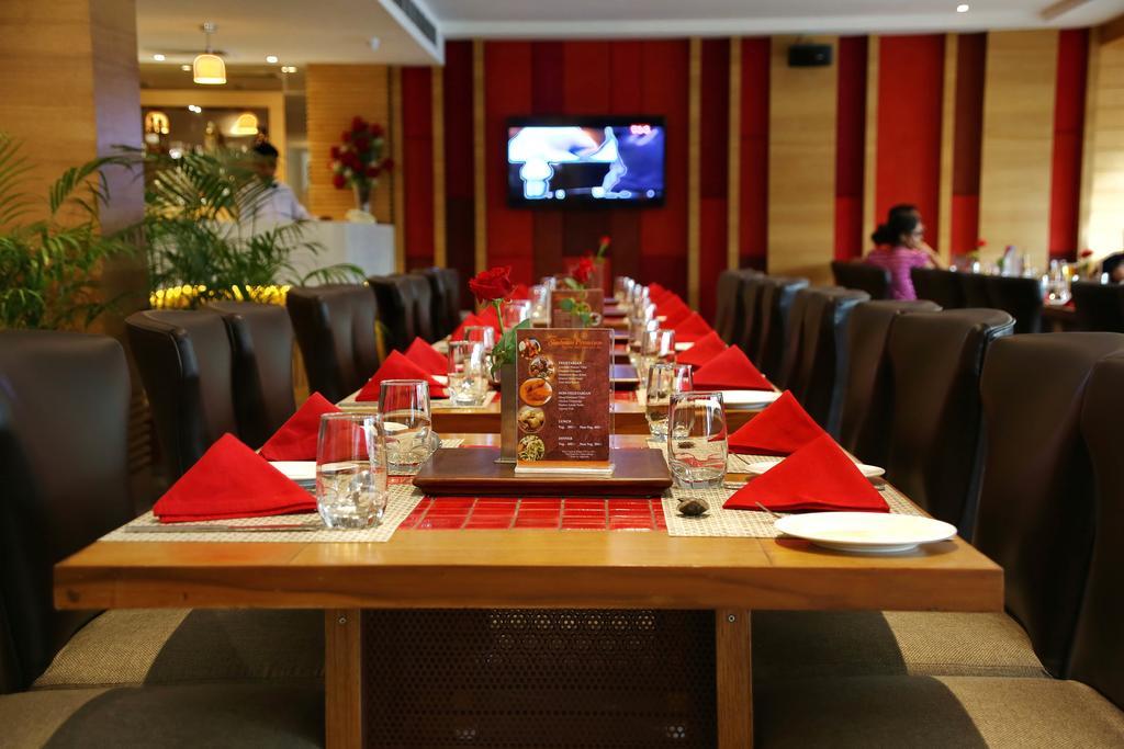 Hotel Sunbeam Premium Zirakpur Zewnętrze zdjęcie