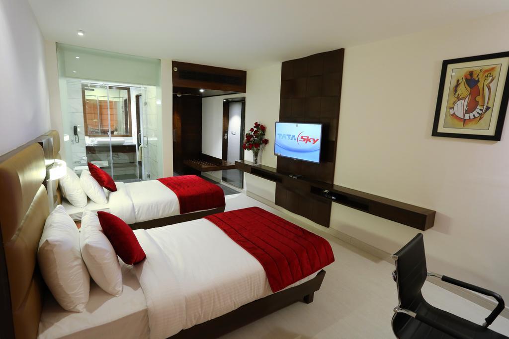 Hotel Sunbeam Premium Zirakpur Zewnętrze zdjęcie