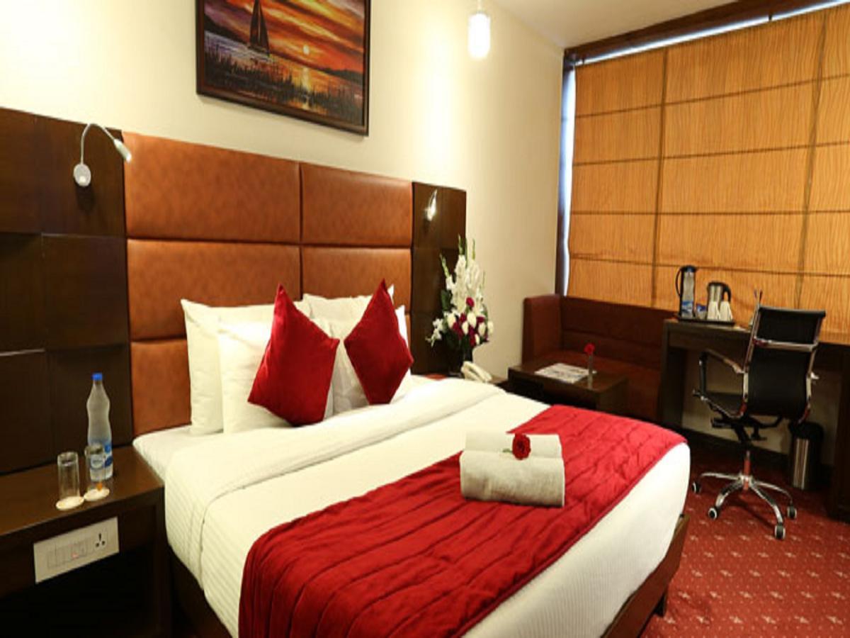 Hotel Sunbeam Premium Zirakpur Zewnętrze zdjęcie